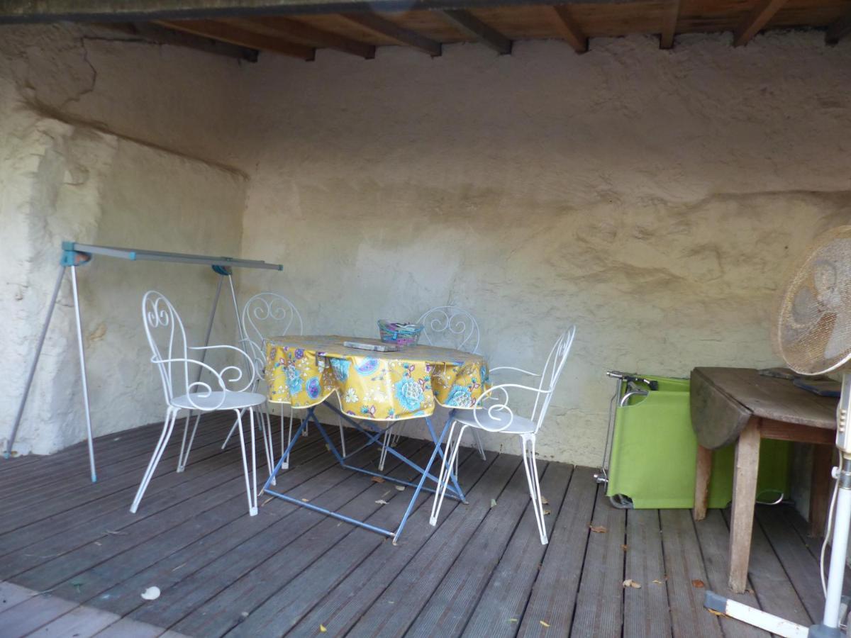 Maison Des Remparts Nichee Sous La Cite カルカソンヌ エクステリア 写真